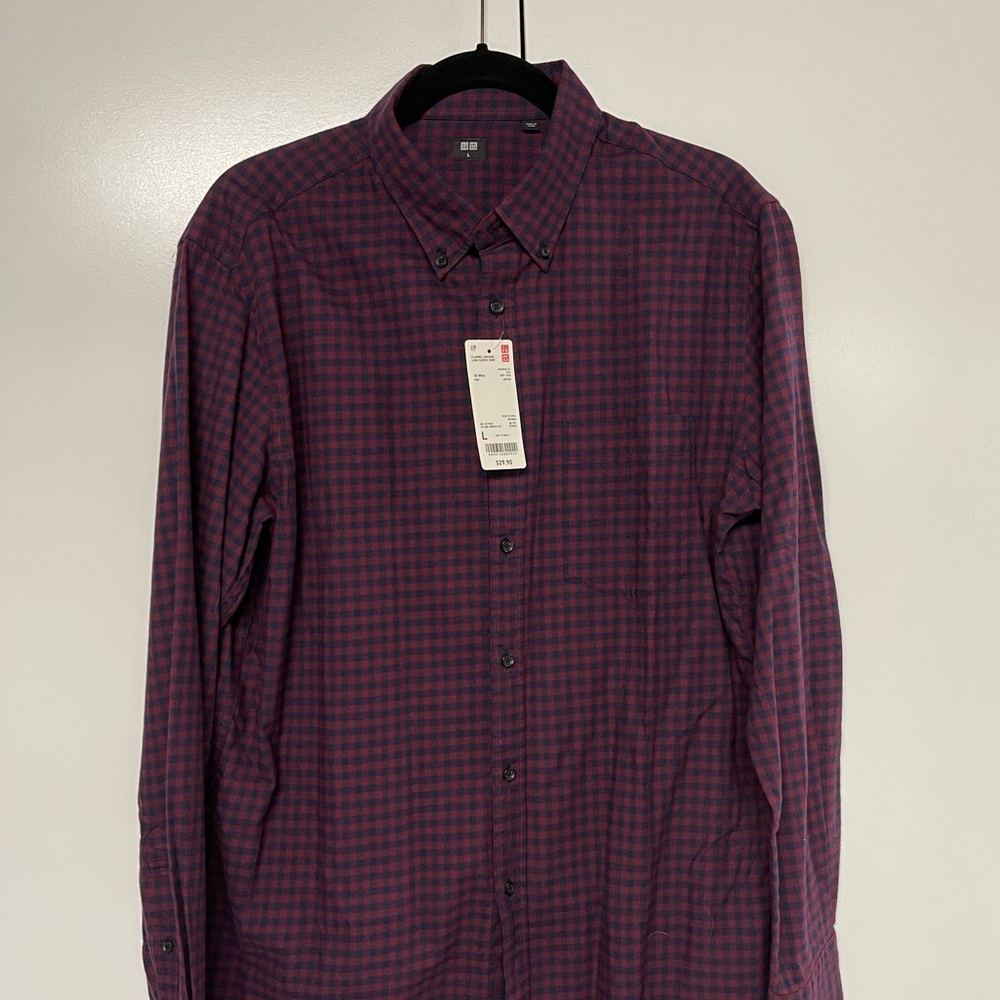 Men’s Uniqlo Flannel Checked Long Sleeved Shirt Wine/Blue Color New w/tags Large